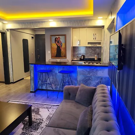 Apartment By Ueskuedar