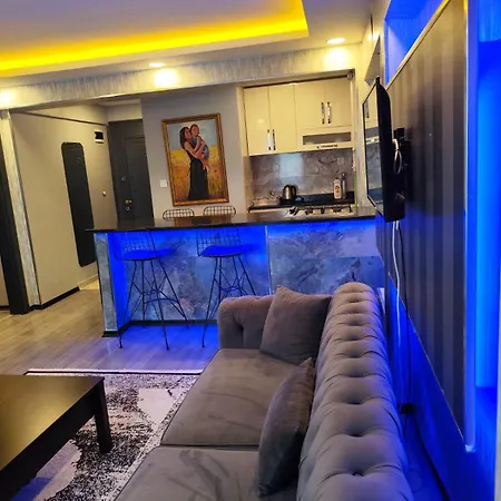 By Ueskuedar Apartment *